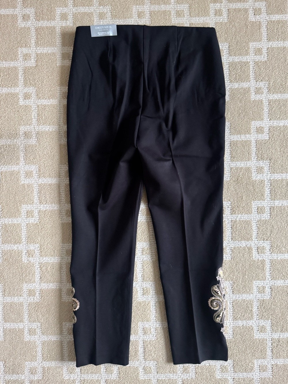 Chico’s So Slimming 360 Juliet Ankle Pants Embroidered Black Size 1.5 (US 10) - Picture 4 of 8